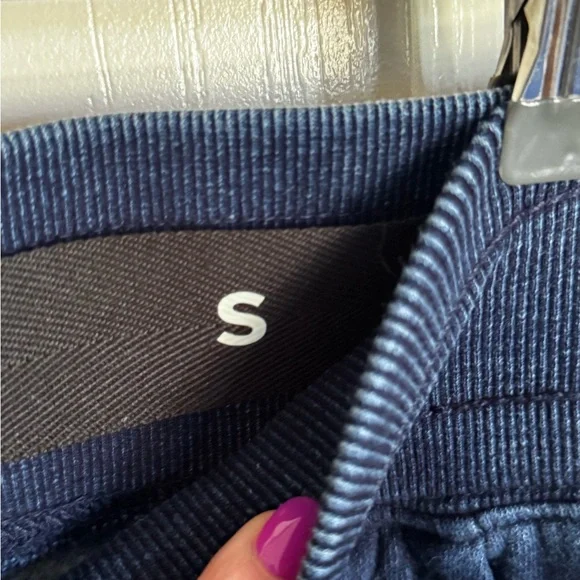 Men's Navy Jogger Pants - Picture 3 of 5